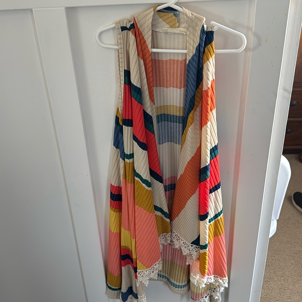 Size small waterfall style vest